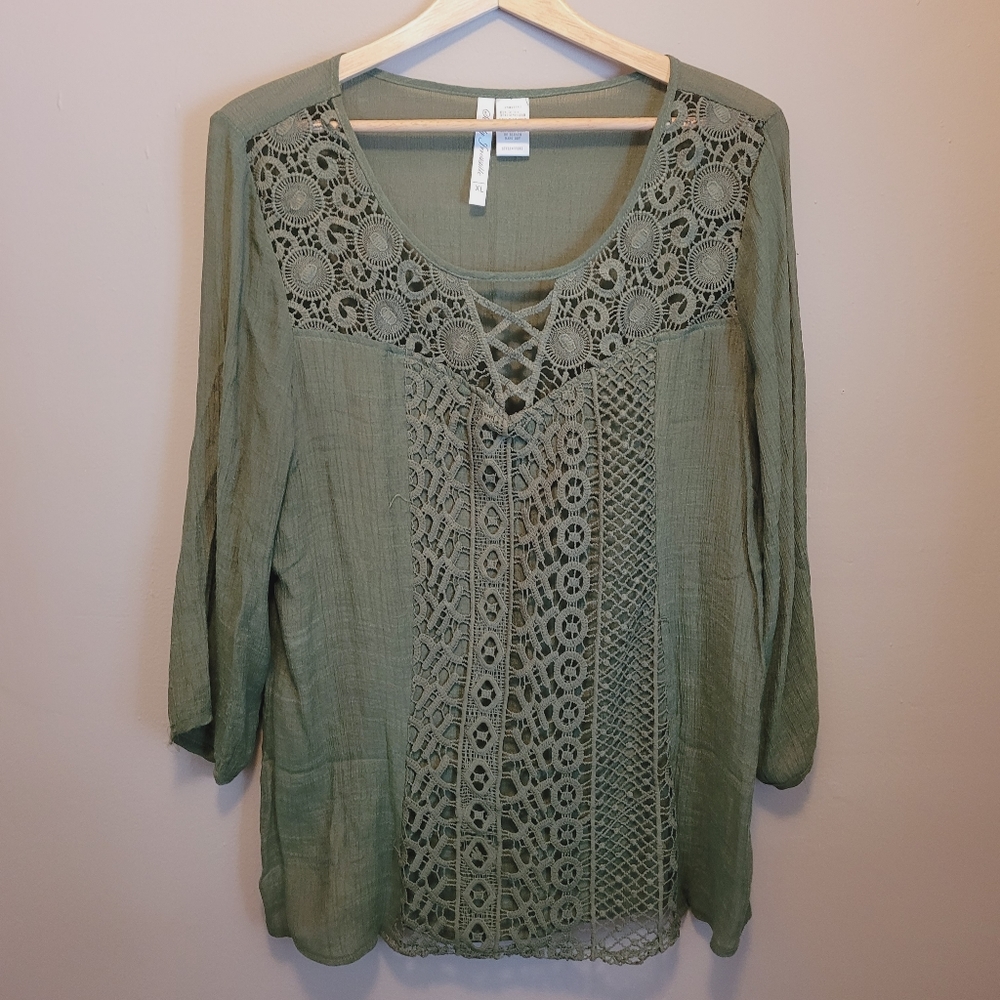 Simply Irresistible Green Top